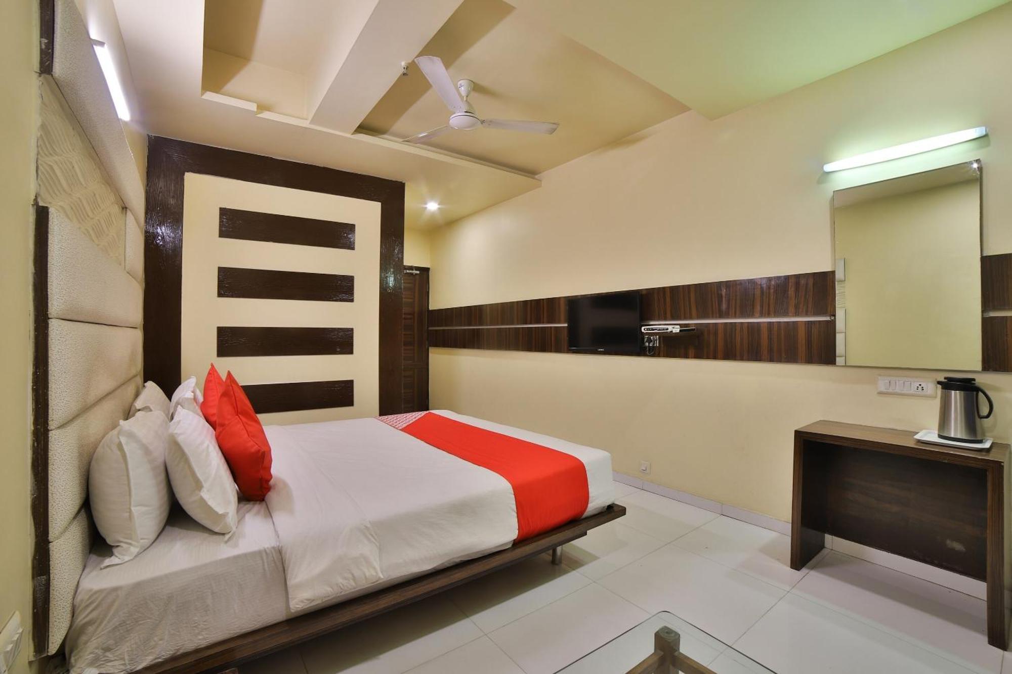 Capital O Kalash Residency 아흐메다바드 외부 사진